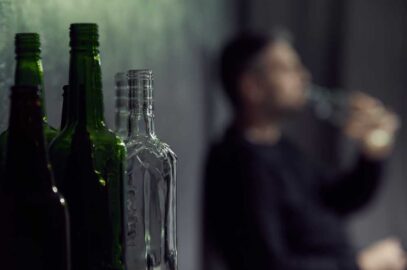 Psychoza alkoholowa - jakie są jej objawy - odnowa24h.pl