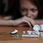Uzależnienia od narkotyków u młodzieży – jak rozpoznać objawy i gdzie je leczyć?