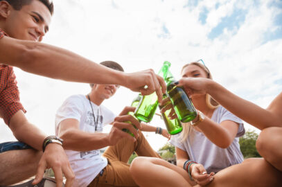 występowanie alkoholizmu wśród dzieci i młodzieży